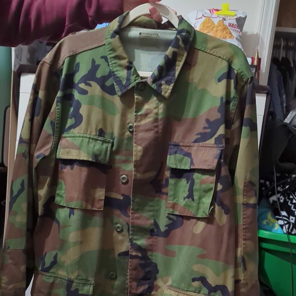 1982 Battle Dress Uniform (BDU) Military Camouflage Button-Up Jacket Size Large